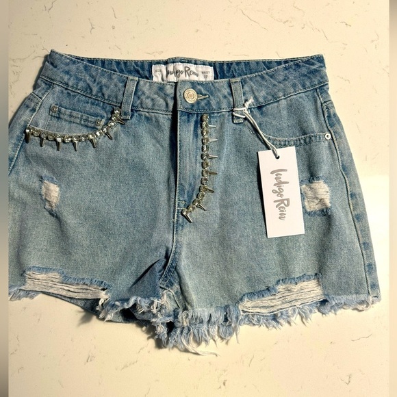 NWT Indigo Rein's with rhinestone in a stylish size 7 - 27-inch waist shorts - Picture 1 of 7